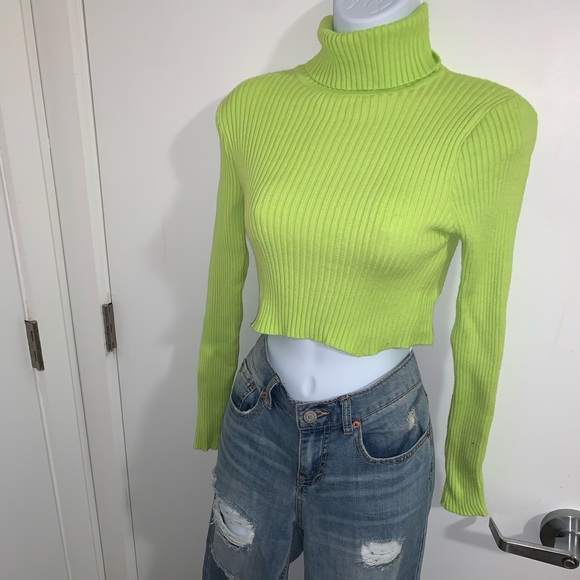 Fashionnova sweater crop top - Picture 6 of 7